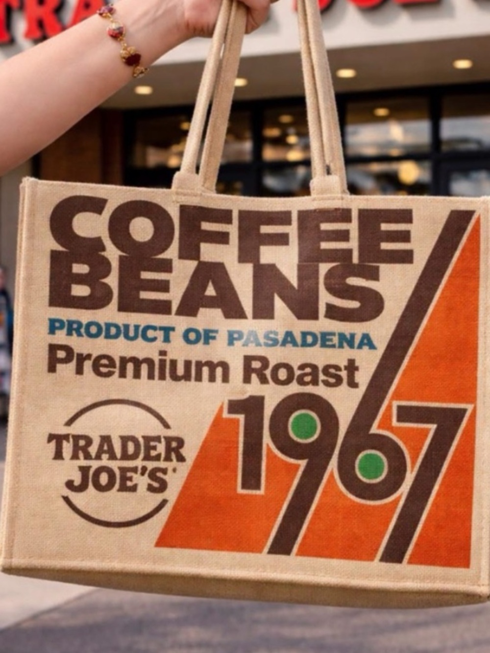 Burlap tote Trader Joe’s NWT, environmentally friendly , wide, smart design